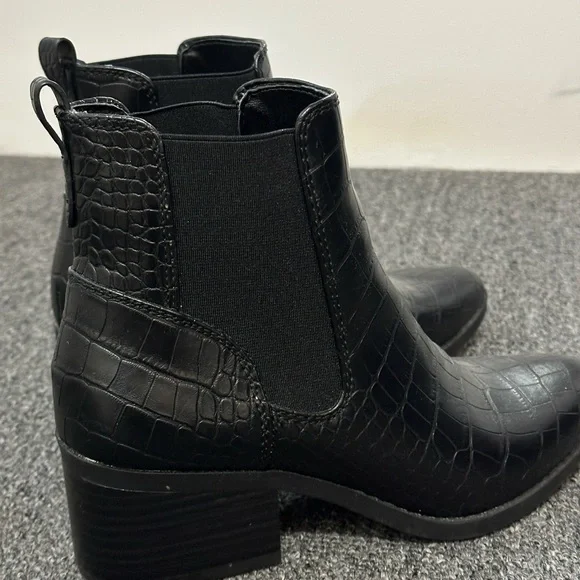 Call it Spring boots - Picture 2 of 5